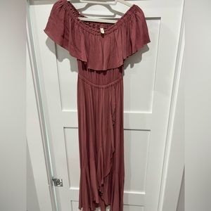 Elan Off the Shoulder Dress.  Size Small.  Gently worn